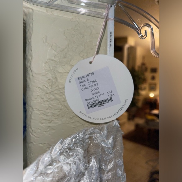 BRAND NEW WEDDING DRESS *WITH TAG & FROM WHITE MAGNOLIA BRIDAL* - Picture 4 of 6